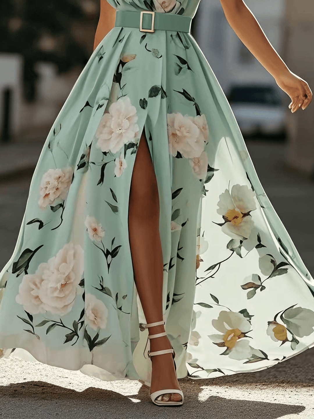 Olivia | Maxi dress chiffon with floral pattern with free shoulders light green