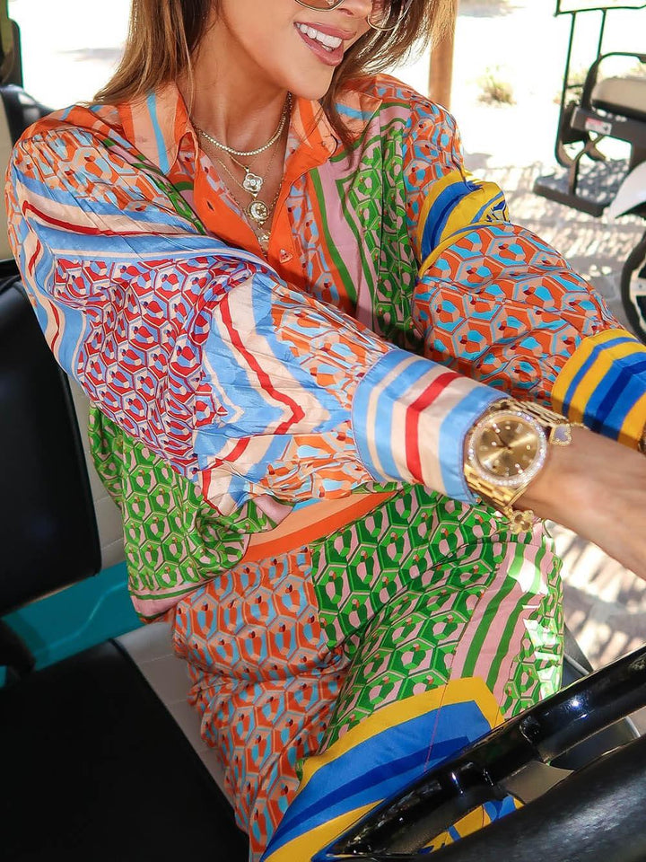 Anneliese | Unique blouse Colorata with a tropical look