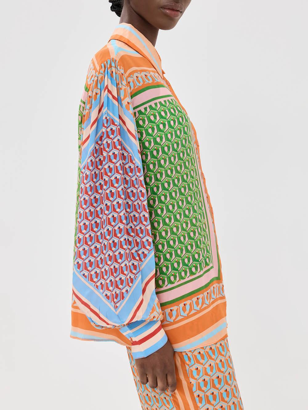 Anneliese | Unique blouse Colorata with a tropical look
