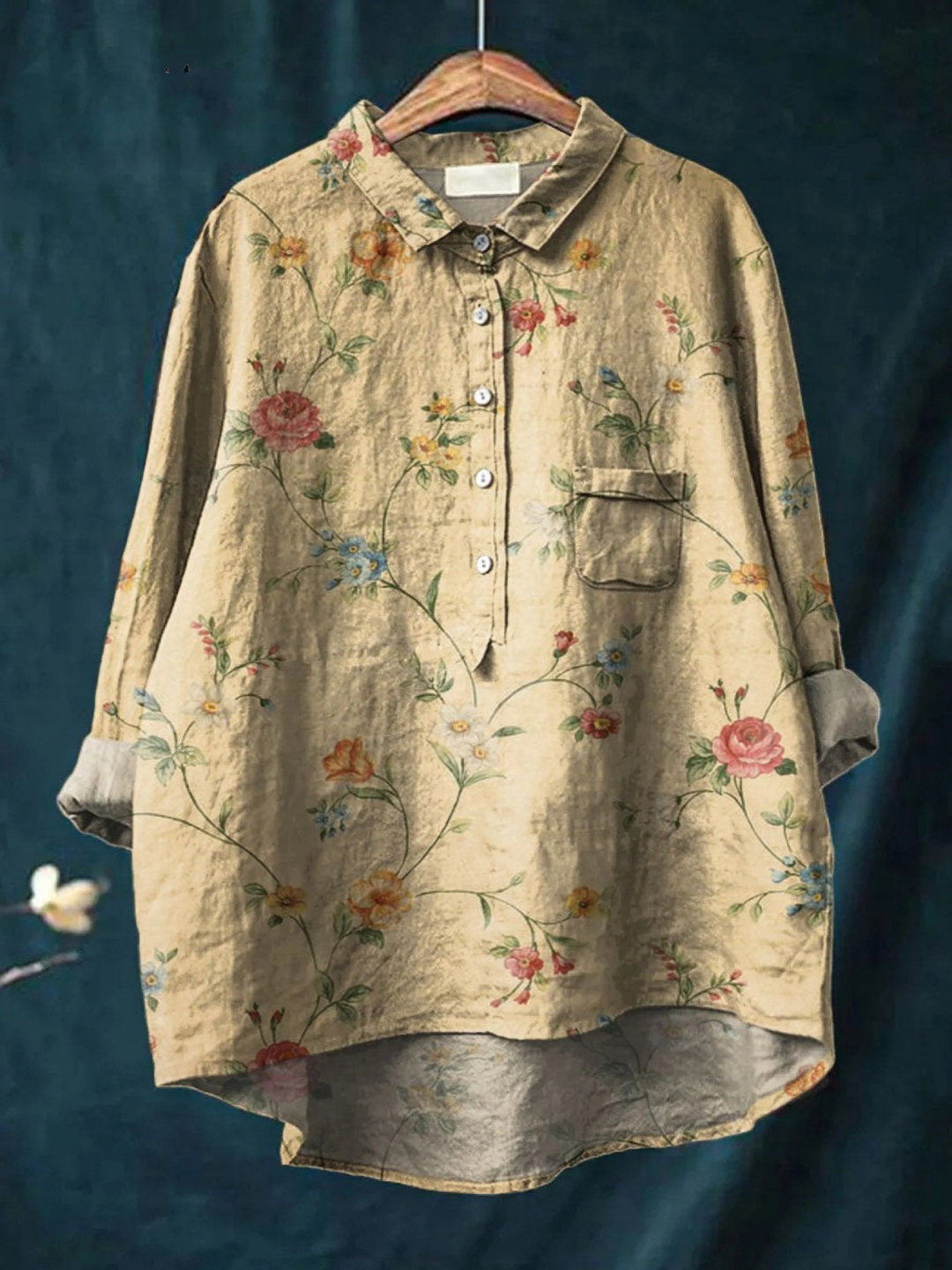 Zoe | Casual women's t-shirt in a vintage style with a floral pattern