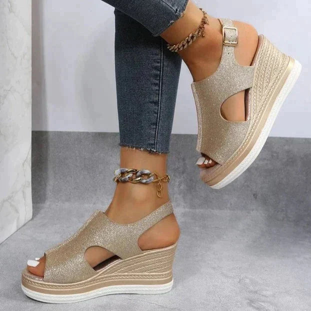 Alice Caroline | Relaxed wedge sandals