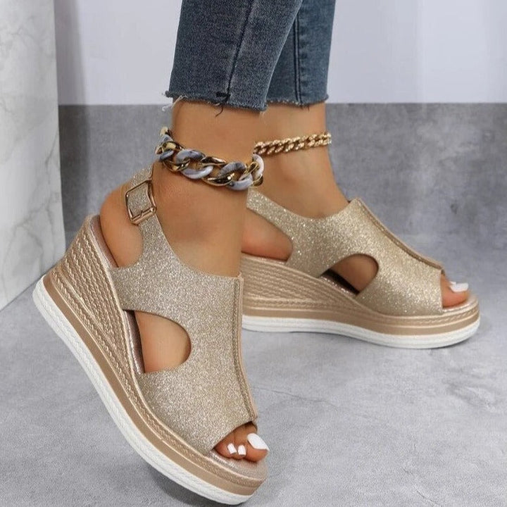Alice Caroline | Relaxed wedge sandals