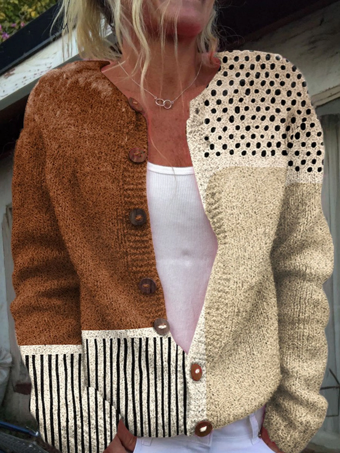 Minimalist cardigan with an abstract dot print and buttons