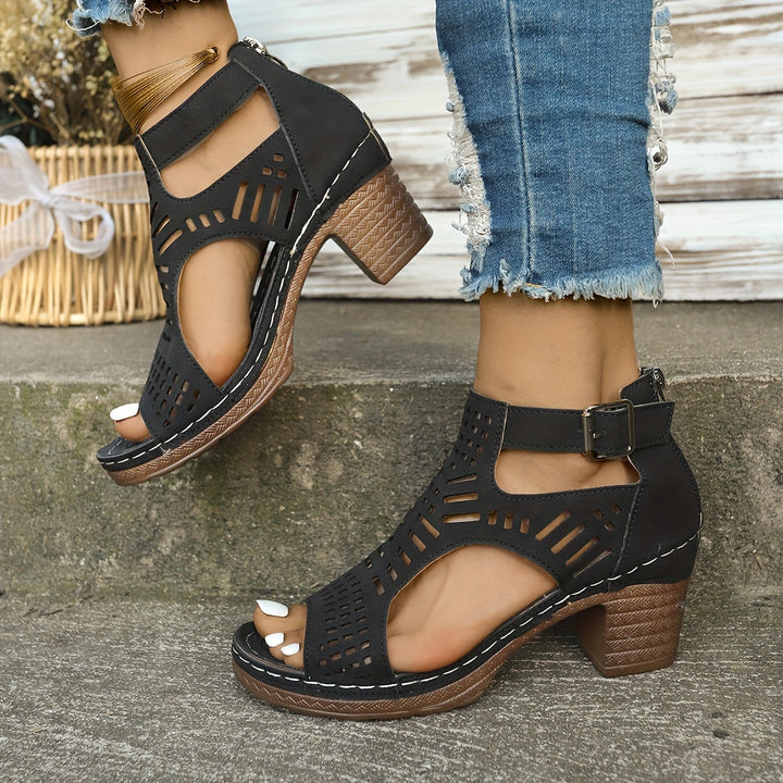 Alice Rieke | Ergonomic sandals