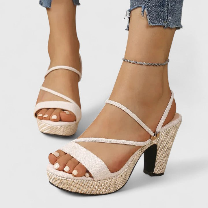 Gitta | Refined heels