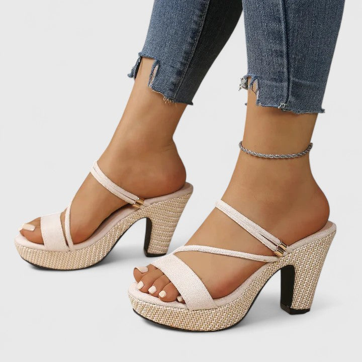 Gitta | Refined heels