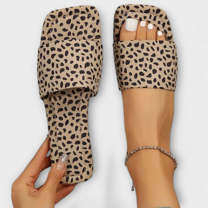 Elisabete - Flat Loafers with Leopard Print