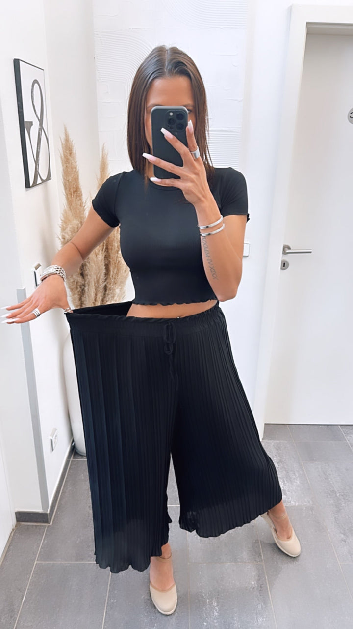 Imogen - Black Pleated Pants