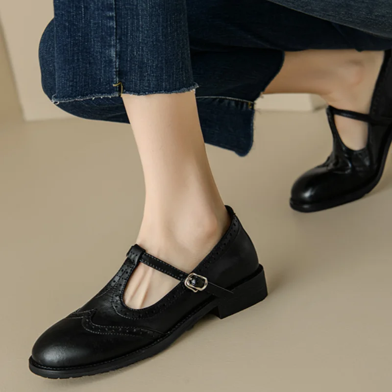 Mia – Elegant women’s T-bar shoes