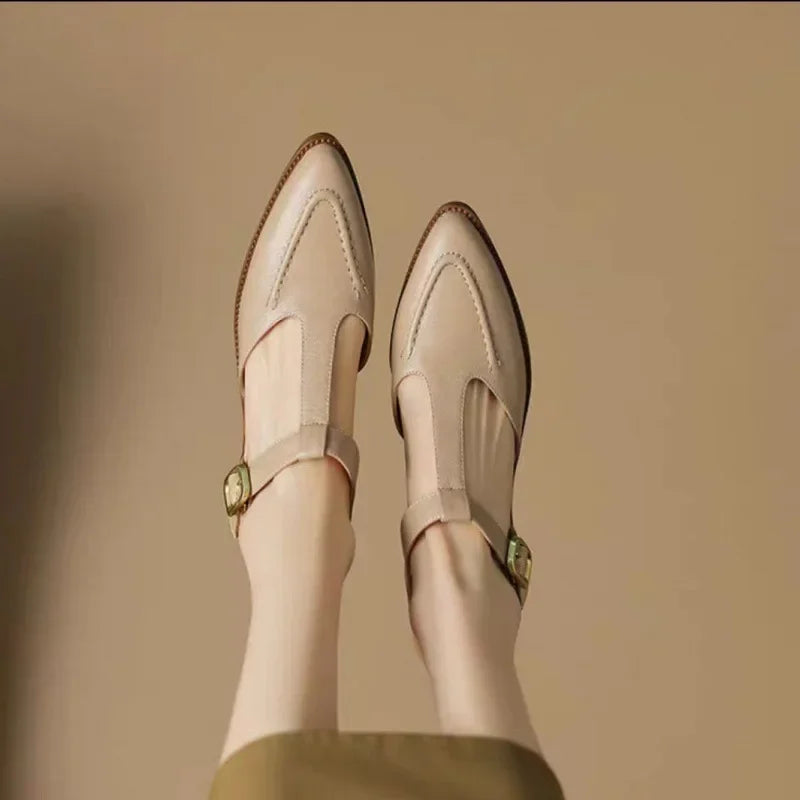 Ruby – shoes with buckles