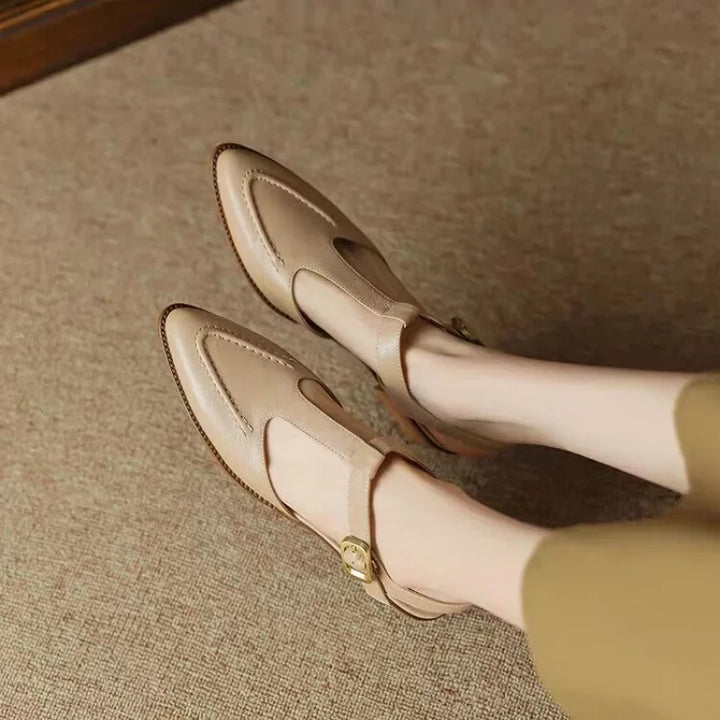 Ruby – shoes with buckles