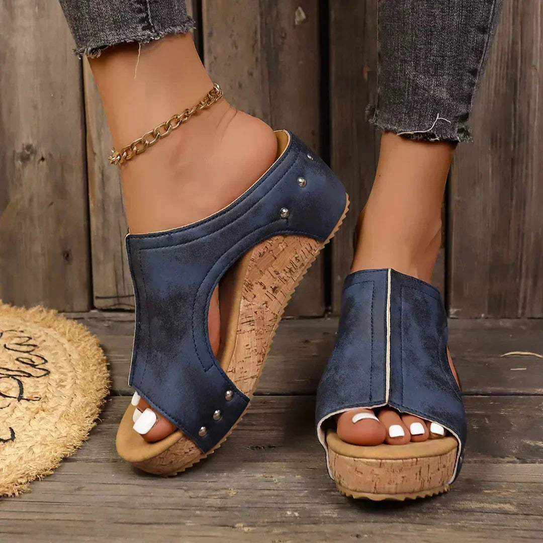 Eva Mathilde | Lumi wedge shoes with studs