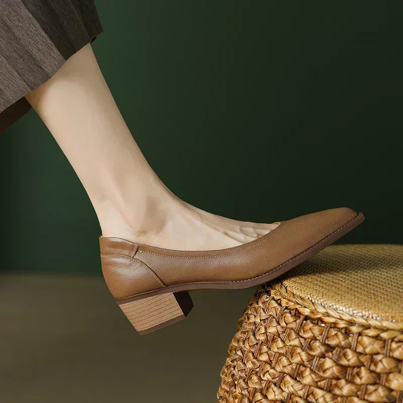 Layla – medium heel shoes