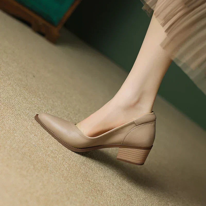 Layla – medium heel shoes