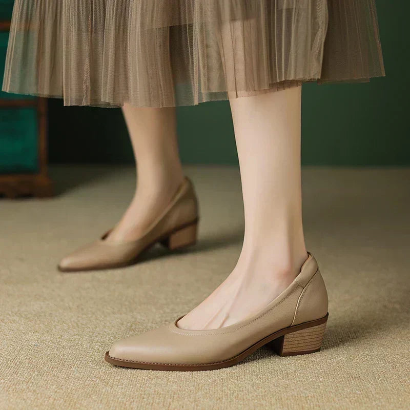 Layla – medium heel shoes