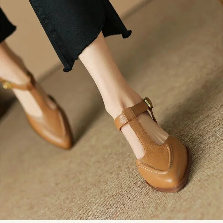 Ruby – shoes with buckles