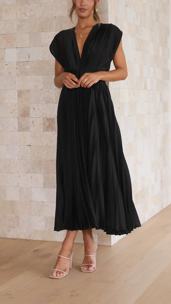 Sina | Elegant pleated dress