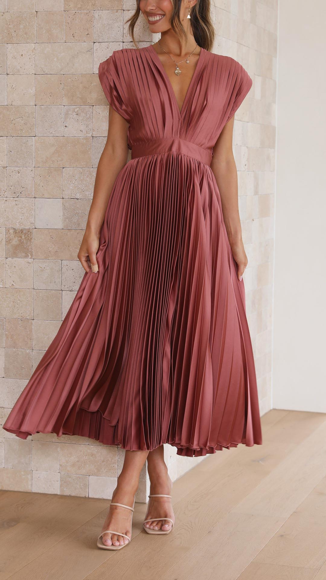 Sina | Elegant pleated dress