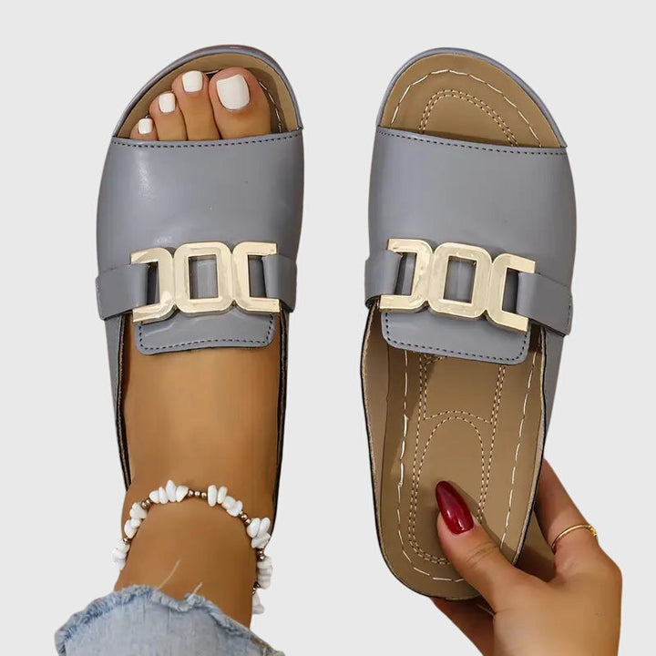 Alice Antonia | Comfortable sandals with buckle