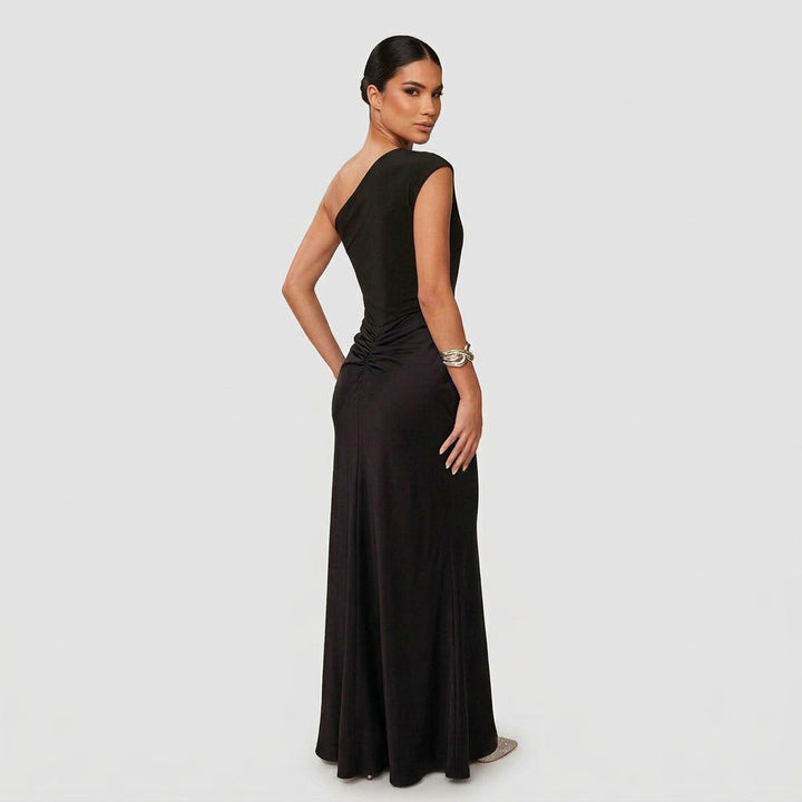 Abigail - Elegant Maxi Dress