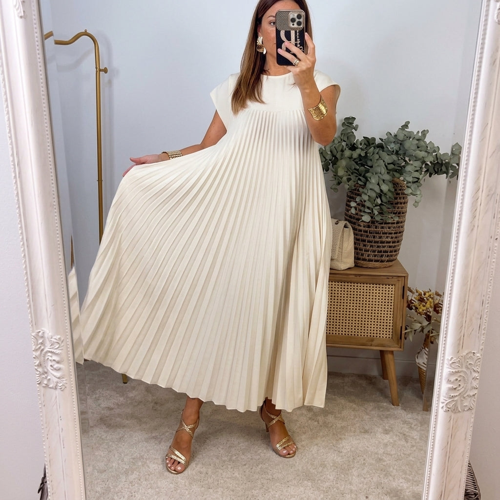Ainsley - Timeless Comfort Dress