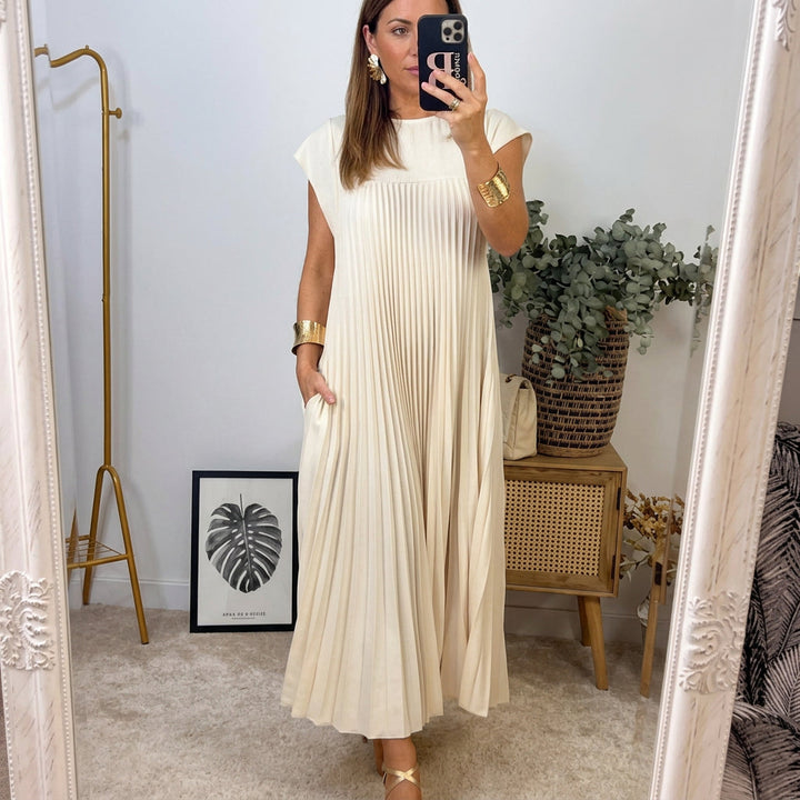 Ainsley - Timeless Comfort Dress