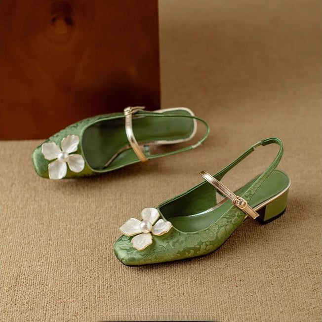 Lucy – Elegant women's shoes with floral detail