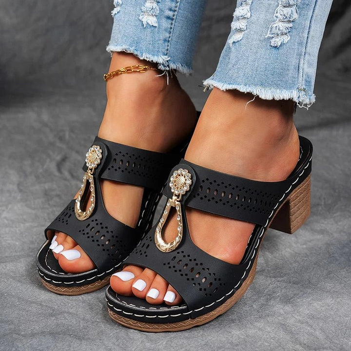 Alice Leonore | Orthopedic sandals
