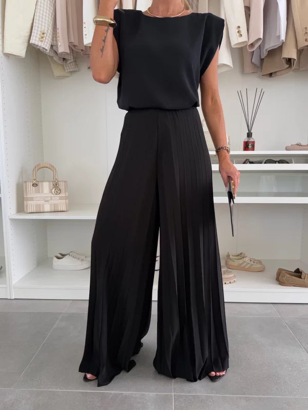 Magdalena | Elegant pleated ensemble