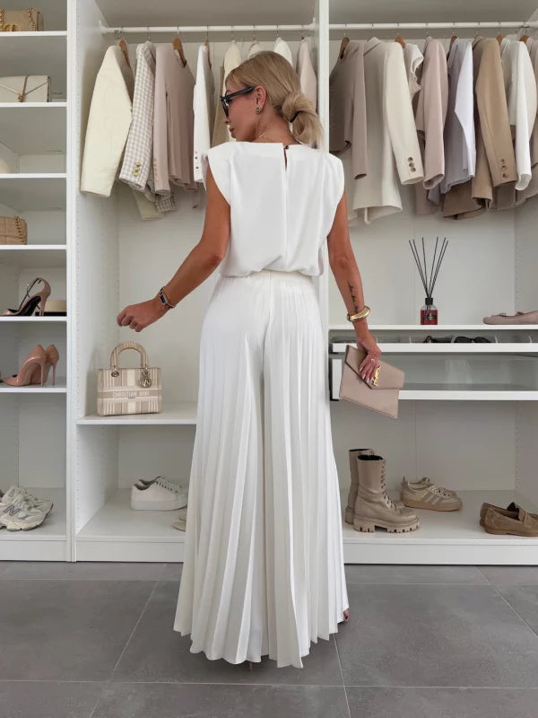 Magdalena | Elegant pleated ensemble
