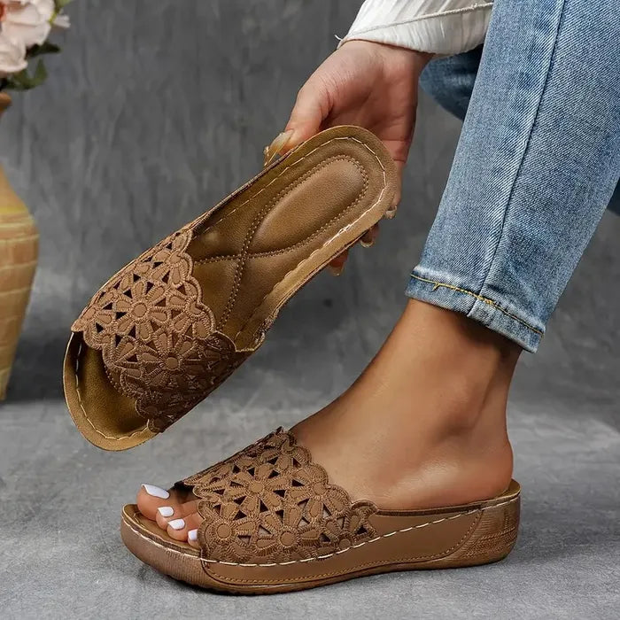 Alice Gabriele | Ergonomic sandals