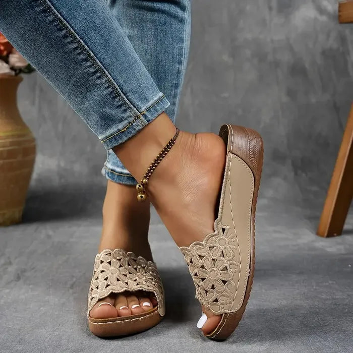 Alice Gabriele | Ergonomic sandals